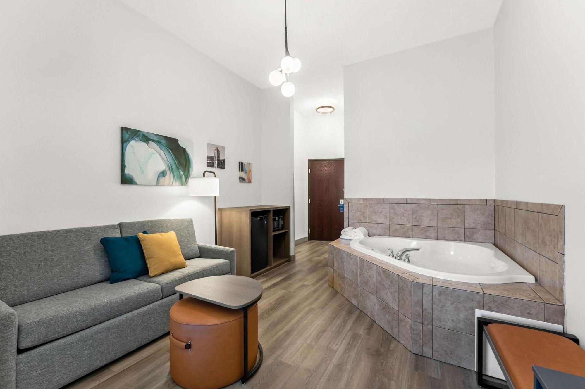 Comfort Inn & Suites Tunkhannock Bagian luar foto