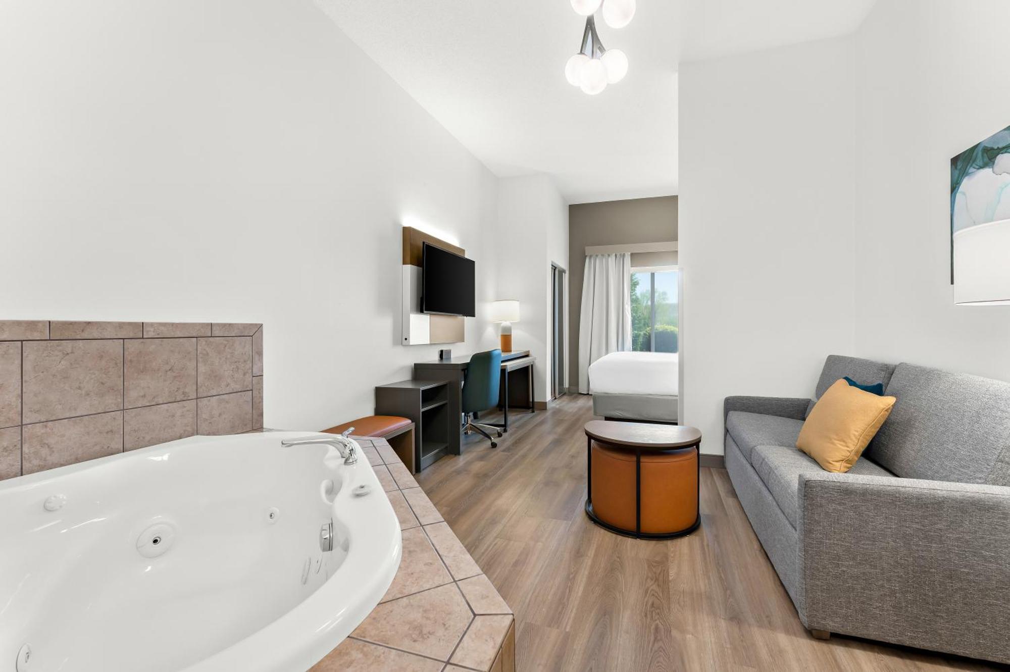 Comfort Inn & Suites Tunkhannock Bagian luar foto