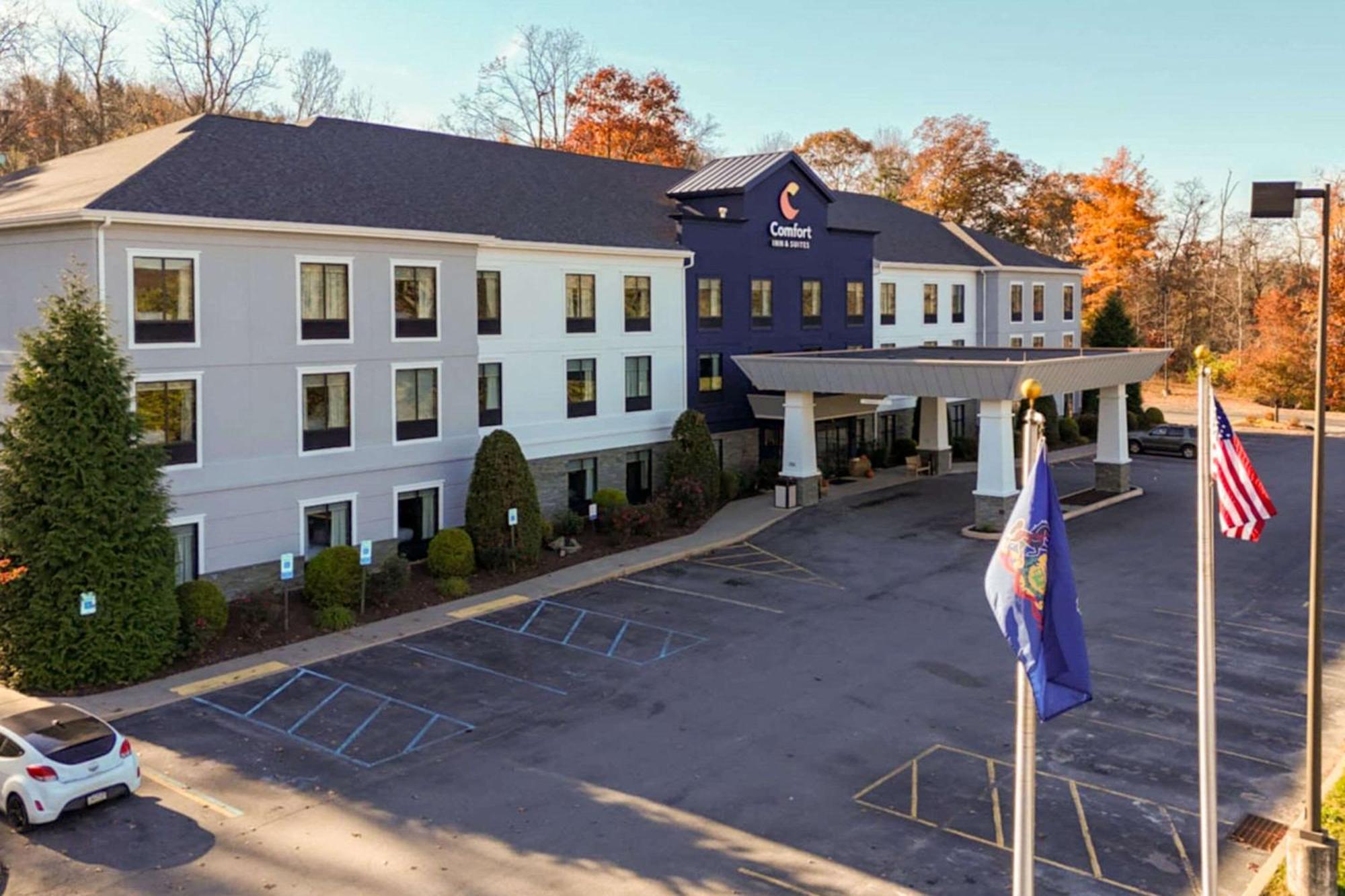 Comfort Inn & Suites Tunkhannock Bagian luar foto